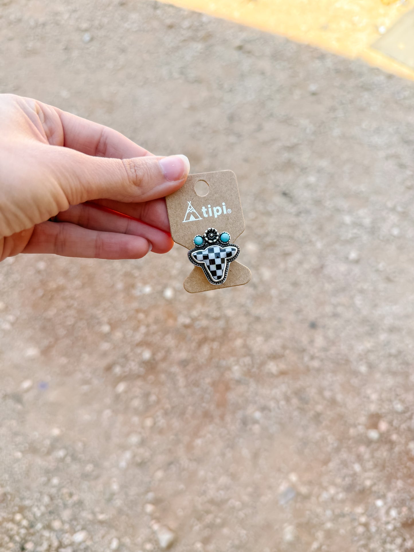 Adjustable Checkered Cow Ring