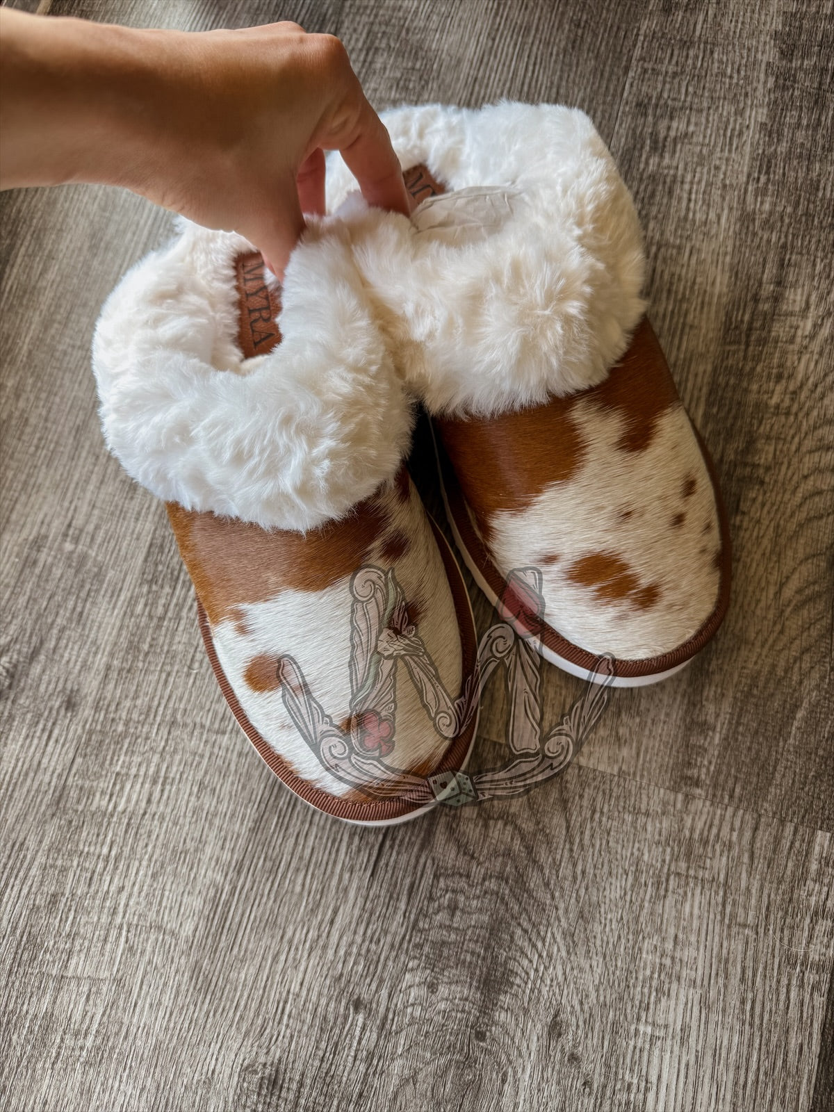 Alamosa Cowhide Slippers Brown n White