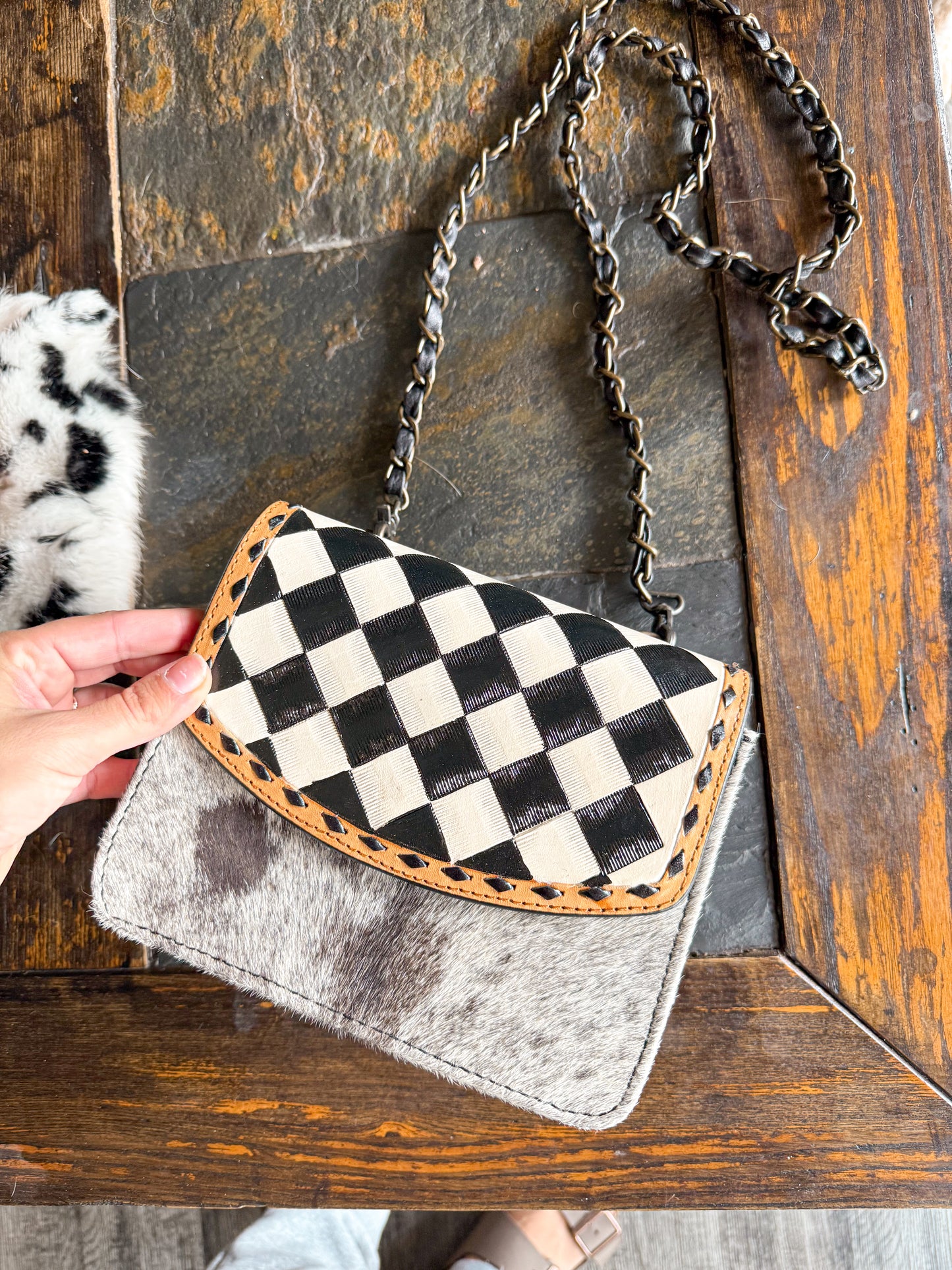 Check Fast Crossbody