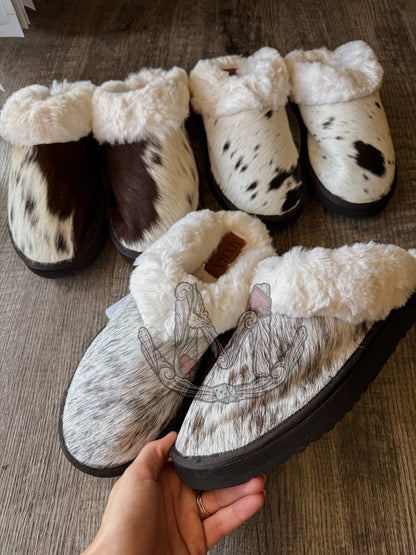 Alamosa Cowhide Slippers Black n White