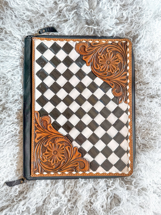 Checkered Zipper Folder